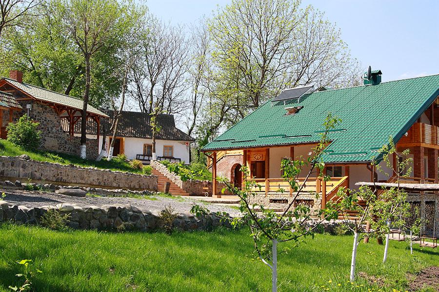 де відпочити влітку в Україні